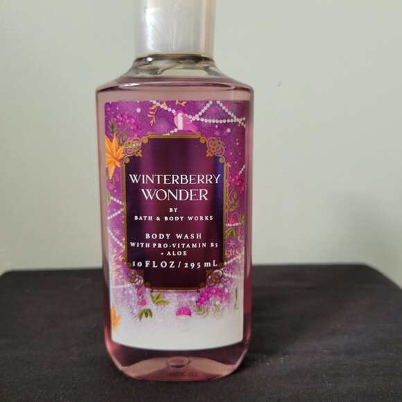 Bath and Body Works Winterberry Wonderland 2pc Set Body Lotion, Body Wash NWT - Picture 2 of 3